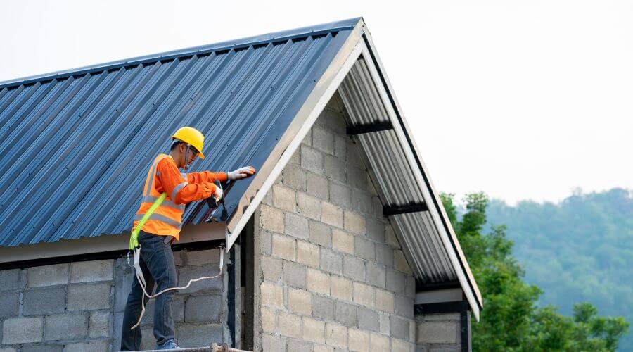 Professional gutter cleaning in Pleasant Hill, OH
